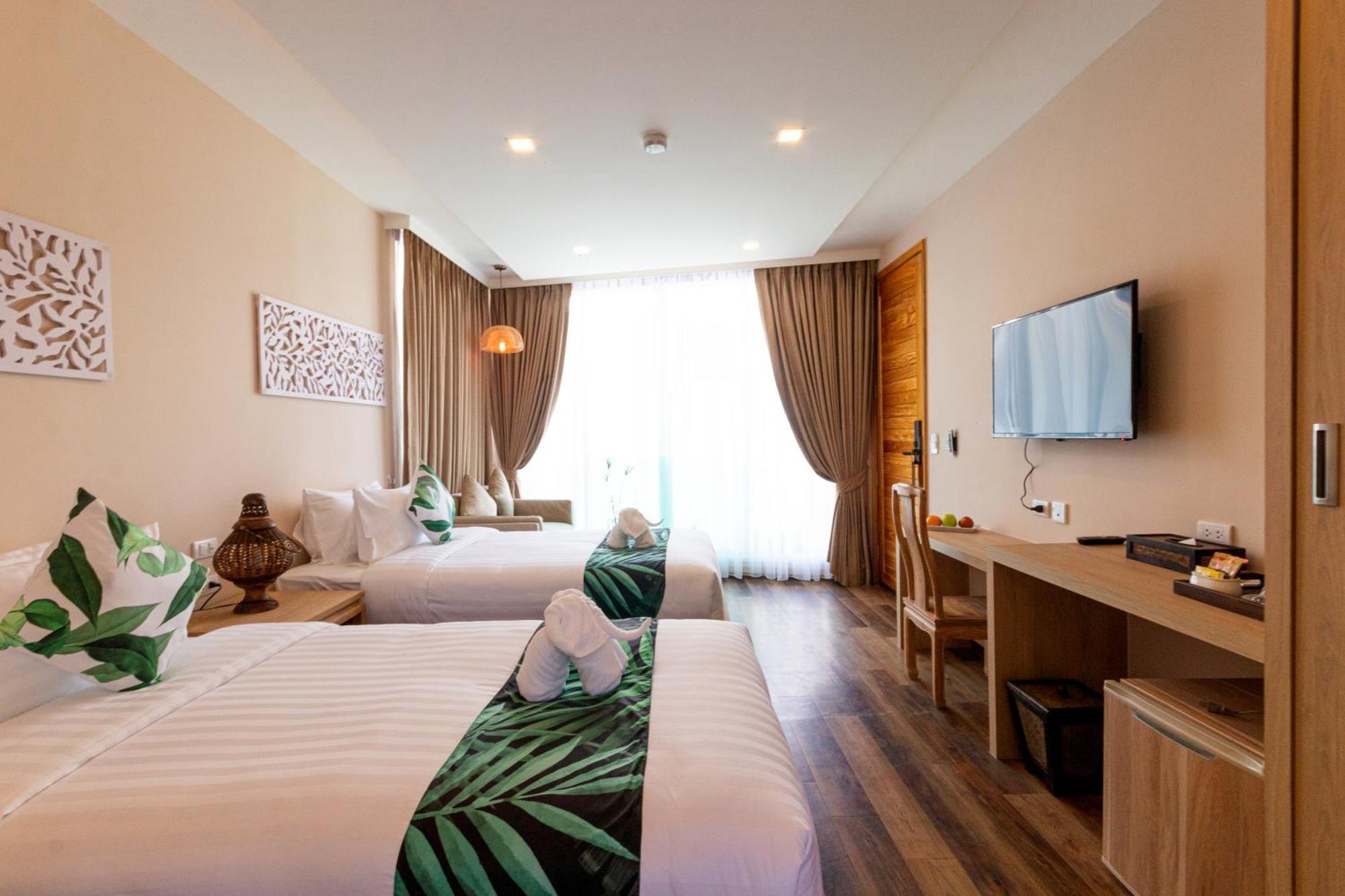 Vannee Golden Sands Beachfront Resort Хаад Рин Экстерьер фото