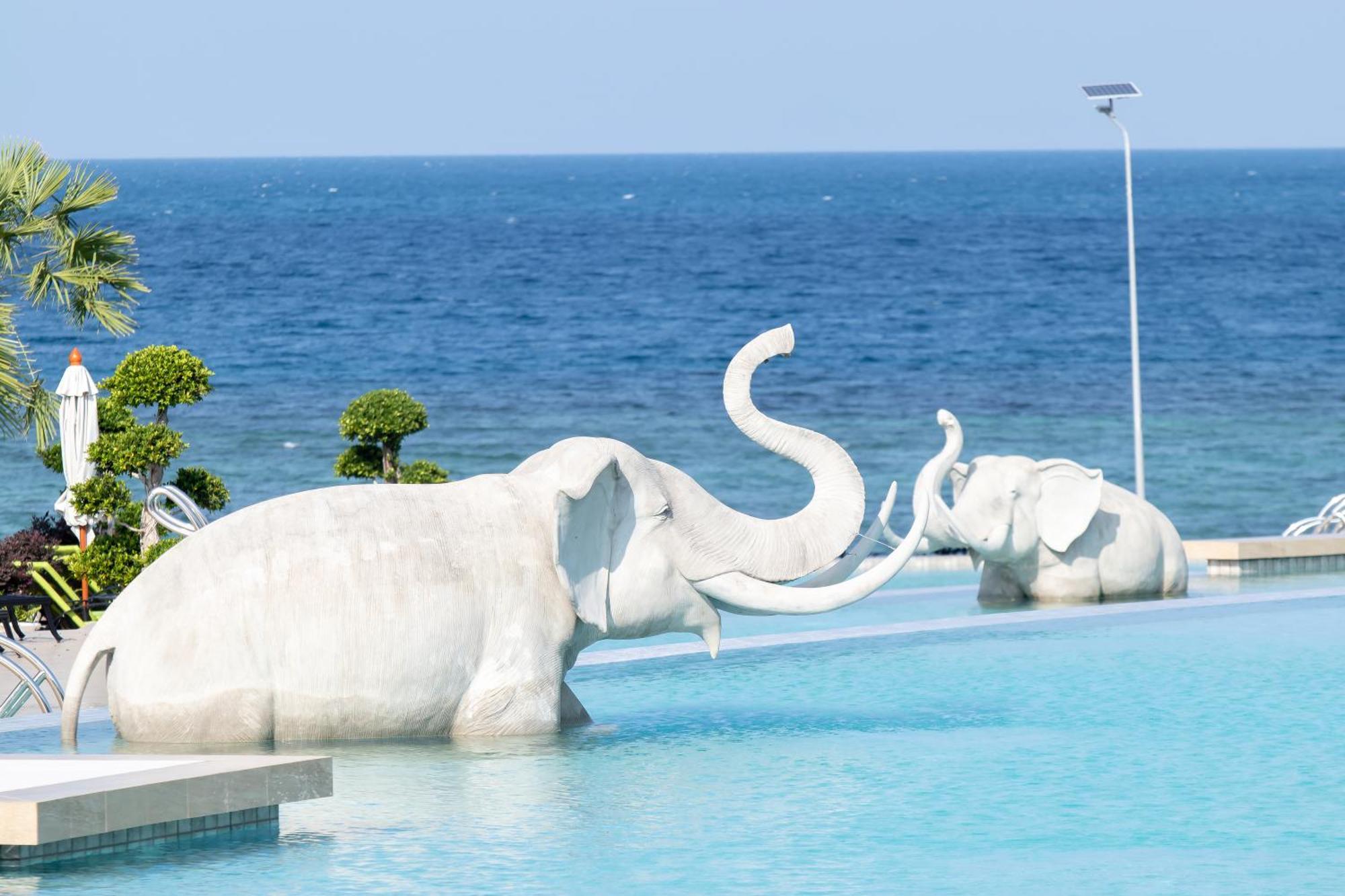 Vannee Golden Sands Beachfront Resort Хаад Рин Экстерьер фото